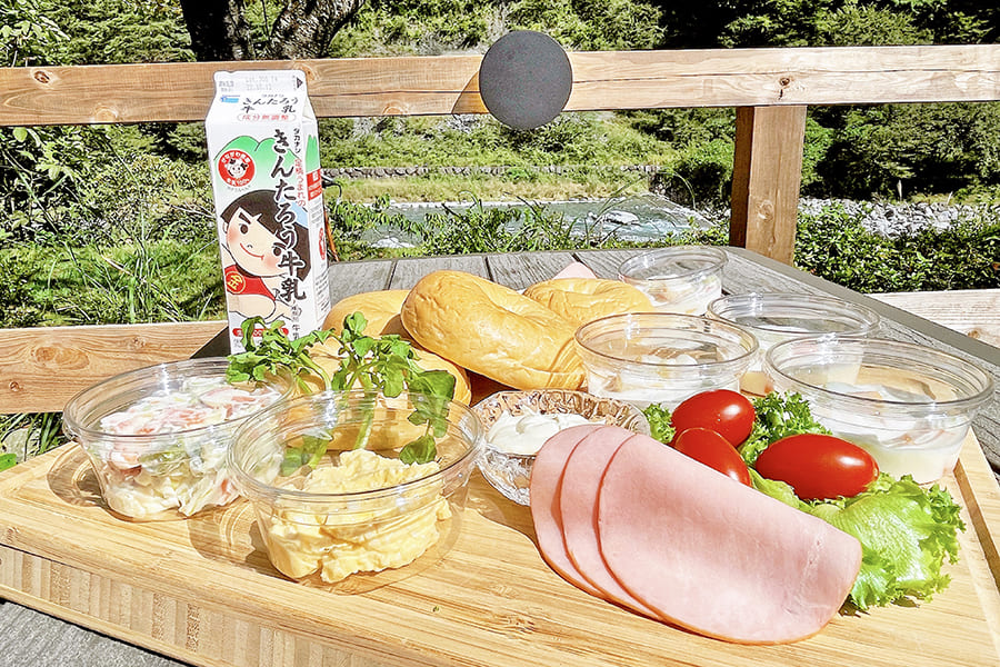 朝食